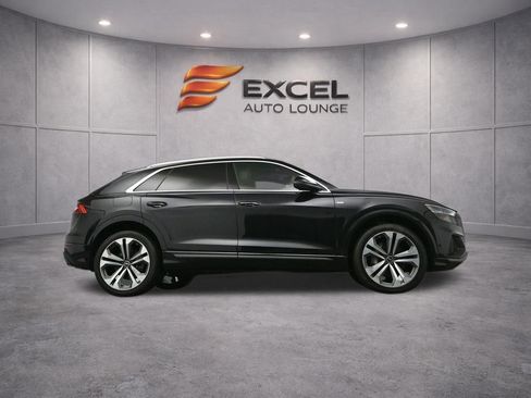 Used 2021 Audi Q8 Prestige AWD/4WD image 47