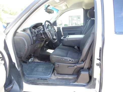 Used 2013 GMC Sierra 2500 SLE w/ Snow Plow Prep Package image 10