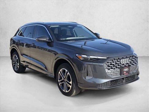 New 2025 Audi Q5 Premium image 3