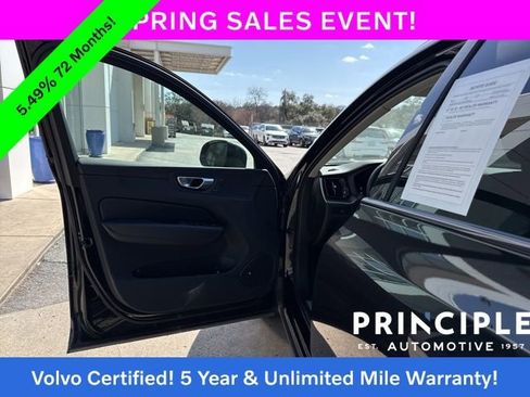 Certified 2025 Volvo XC60 B5 Core image 27