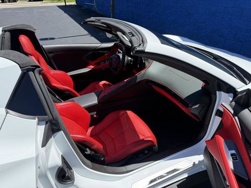 Used 2023 Chevrolet Corvette Stingray Premium Conv w/ Z51 Performance Package RWD image 21