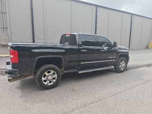 Used 2018 GMC Sierra 3500 Denali w/ Duramax Plus Package AWD/4WD image 3