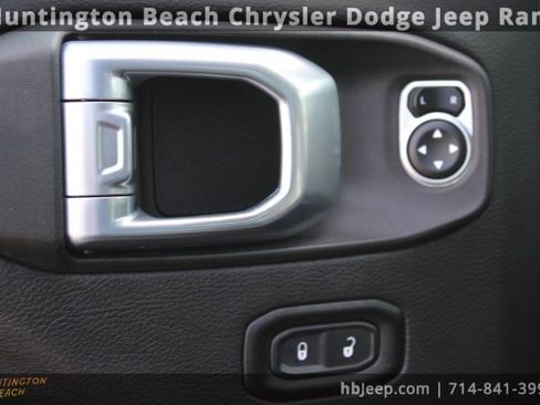 Used 2021 Jeep Wrangler Unlimited Sahara w/ Cold Weather Group image 11