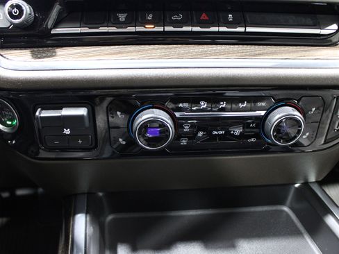 Used 2024 Chevrolet Silverado 3500 LT w/ Convenience Package RWD image 17