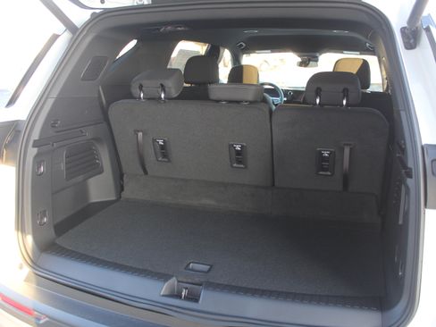 New 2026 Chevrolet Traverse LT image 18