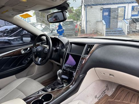 Used 2015 INFINITI Q50 Premium w/ Deluxe Touring Package image 11