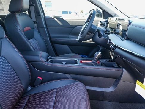 New 2026 Nissan Kicks SR image 17