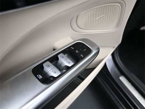 Used 2024 Mercedes-Benz C 300 Sedan image 21