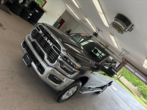 Certified 2025 RAM 2500 Big Horn AWD/4WD image 4