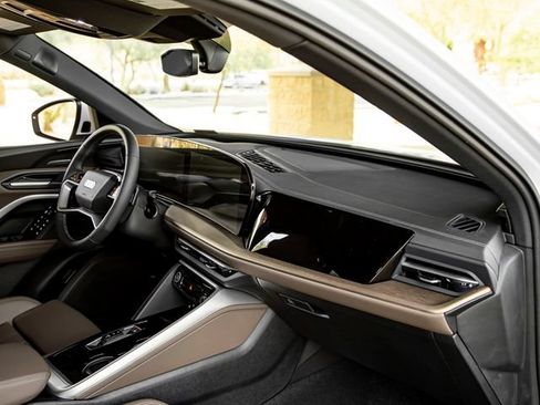 Certified 2025 Audi Q5 Premium w/ Premium Plus AWD/4WD image 32