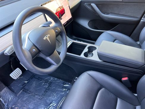 Used 2023 Tesla Model Y Long Range AWD/4WD image 10