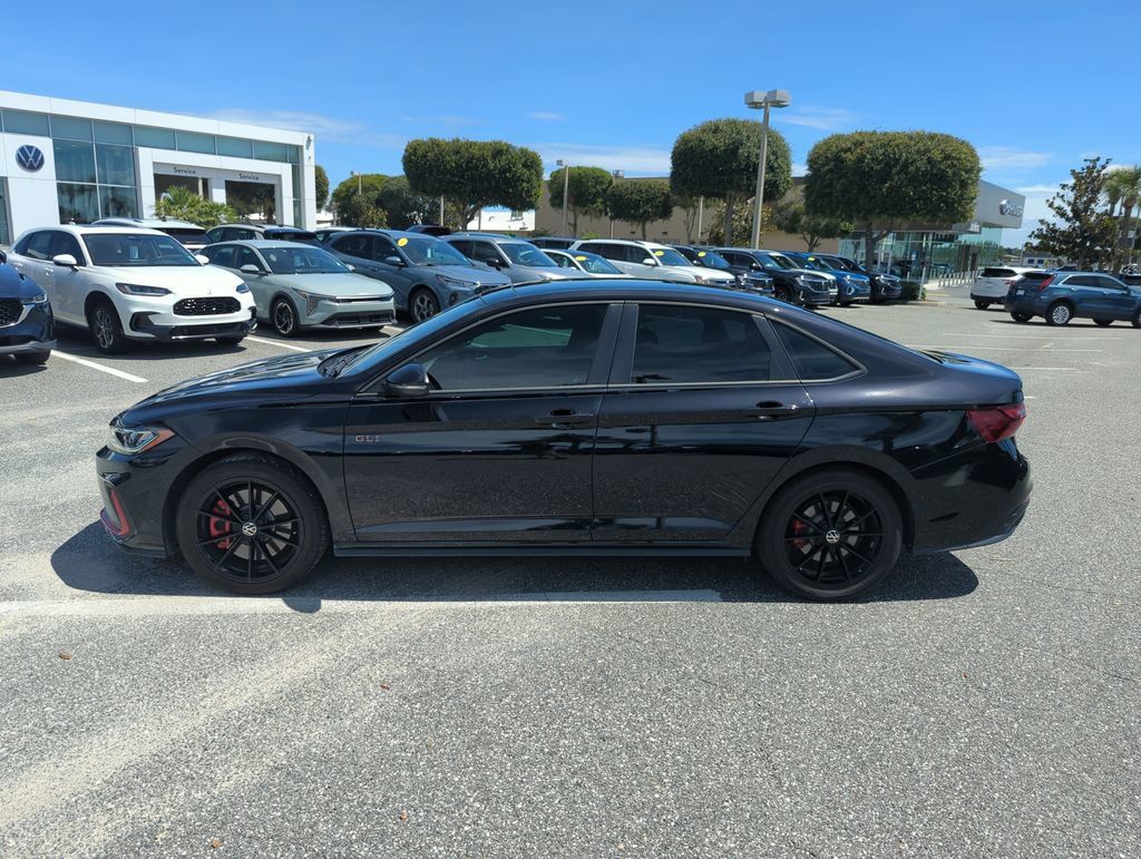 Used 2025 Volkswagen Jetta GLI Autobahn FWD image 11