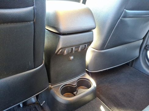 Used 2018 Jeep Wrangler Unlimited Sahara w/ Connectivity Group image 12