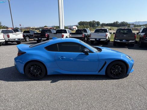 Used 2022 Toyota GR86 Premium w/ ALL Weather Mat Package (TMS) RWD image 8