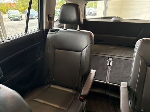 Used 2019 Volkswagen Atlas SE w/ Panoramic Sunroof Package image 14