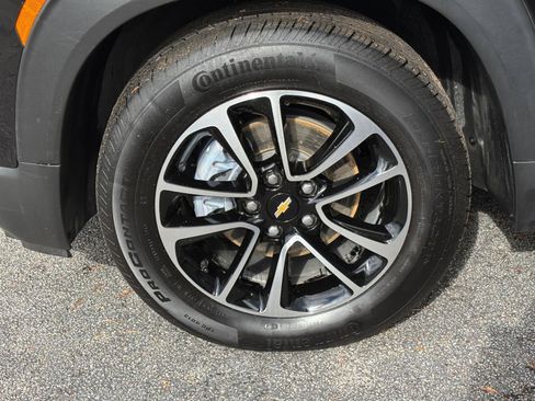 Used 2025 Chevrolet TrailBlazer LT image 35