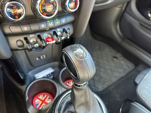 Used 2015 MINI Cooper S image 18