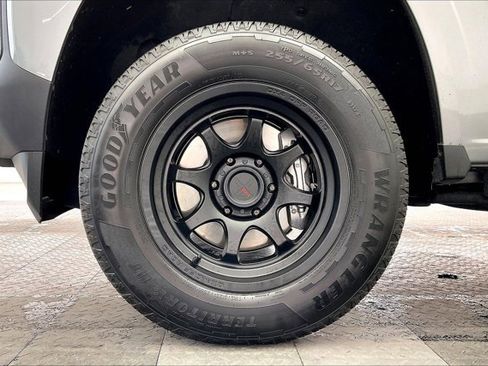 Used 2024 Chevrolet Colorado W/T w/ WT Convenience Package II image 8