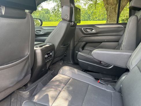 Used 2023 Chevrolet Suburban RST w/ Luxury Package AWD/4WD image 20