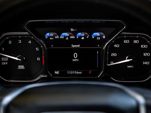 Used 2021 GMC Yukon XL SLT image 15