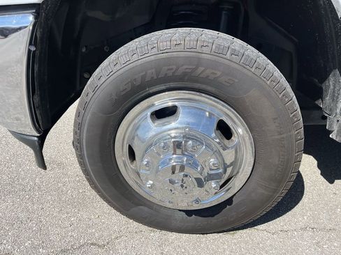 Used 2024 RAM 3500 Tradesman w/ Chrome Appearance Group AWD/4WD image 2