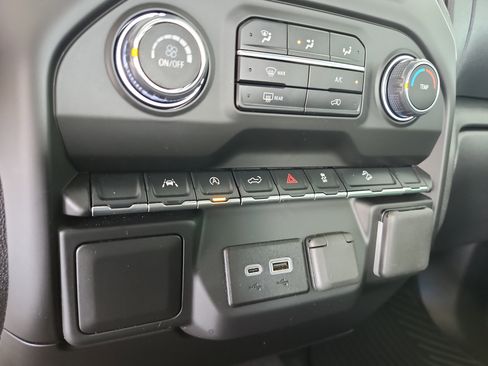 Used 2023 Chevrolet Silverado 1500 Custom Trail Boss AWD/4WD image 28