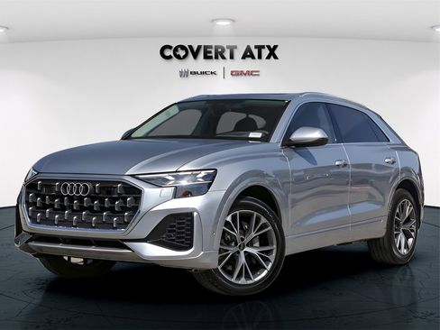 Used 2024 Audi Q8 Prestige image 2