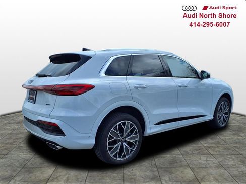 Used 2025 Audi Q5 Premium w/ Premium Plus AWD/4WD image 3