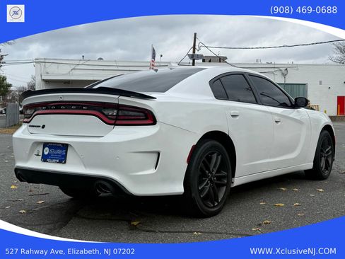 Used 2019 Dodge Charger SXT w/ Plus Group image 4