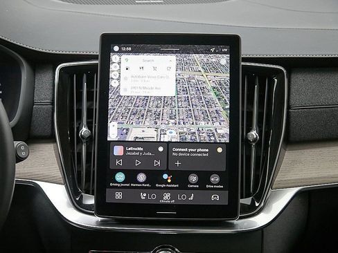 New 2026 Volvo XC90 B6 Plus w/ Protection Package Premier image 29