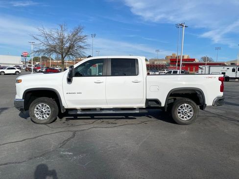 Used 2025 Chevrolet Silverado 2500 LT w/ Convenience Package AWD/4WD image 4