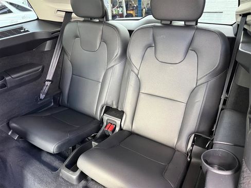 Used 2020 Volvo XC90 T6 Momentum w/ Protection Package image 20