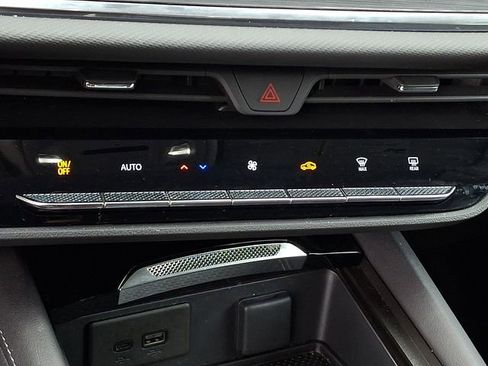 Used 2025 Buick Envision Preferred image 15