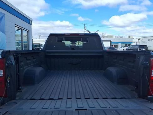 Used 2025 Chevrolet Silverado 1500 Custom Trail Boss w/ LPO, Dark Essentials Package image 15