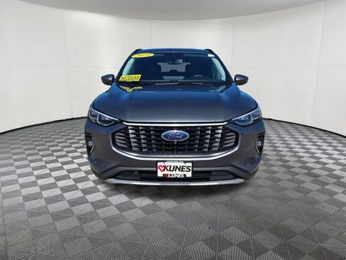 Used 2023 Ford Escape Platinum AWD/4WD image 2