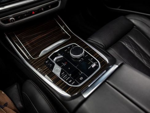 Used 2025 BMW X7 xDrive40i image 31