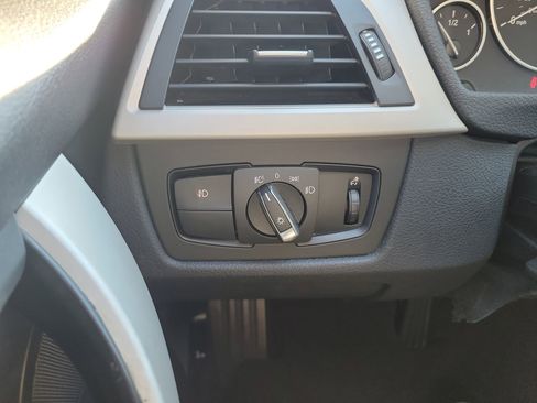 Used 2014 BMW 320i Sedan image 24