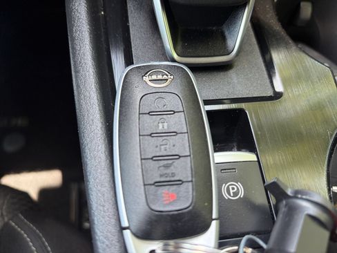 Used 2025 Nissan Rogue SV AWD/4WD image 21