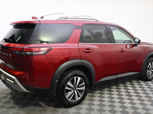 Used 2024 Nissan Pathfinder SL AWD/4WD image 7