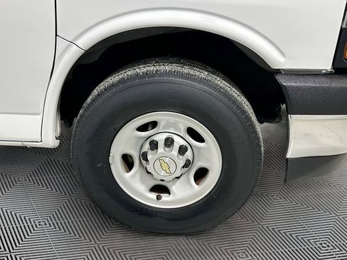 Used 2024 Chevrolet Express 2500 w/ Driver Convenience Package image 25
