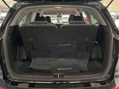 Used 2020 Kia Sorento LX w/ LX I4 Convenience Package AWD/4WD image 7