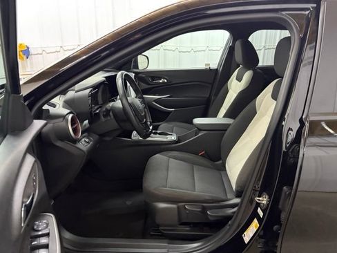 Used 2024 Chevrolet Trax RS w/ Driver Confidence Package FWD image 23