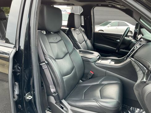 Used 2017 Cadillac Escalade ESV Platinum image 21