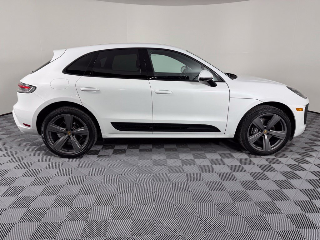 Used 2023 Porsche Macan AWD/4WD image 12