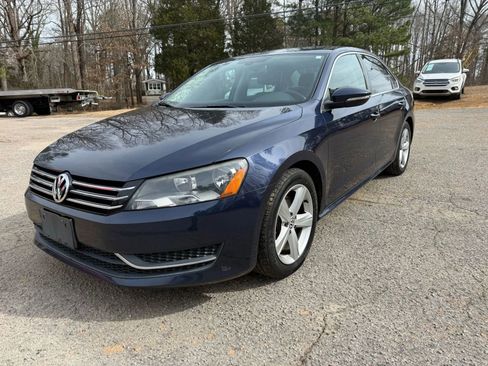 Used 2012 Volkswagen Passat 2.5 SE FWD image 1