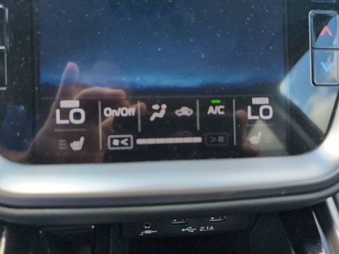 Used 2022 Subaru Outback Premium AWD/4WD image 14