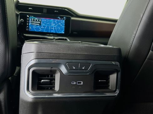 Used 2025 GMC Sierra 3500 Denali image 26