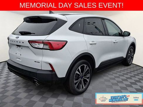 Used 2022 Ford Escape SE w/ SE Sport Appearance Package AWD/4WD image 6