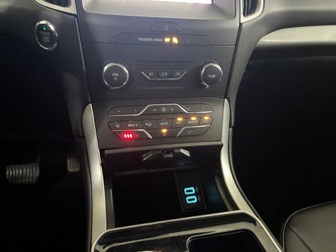 Used 2019 Ford Edge SEL w/ Equipment Group 201A AWD/4WD image 73