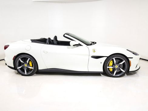 Certified 2022 Ferrari Portofino M RWD image 3